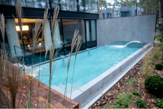 Individuellt projekt av bastu, utomhuspool, hällanordning och bubbelpool - Andra projekt