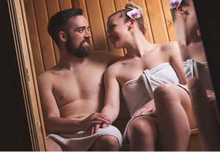 Alla hjärtans dag i bastun: Hur man skapar en romantisk, mysig och sensoriskt stimulerande atmosfär