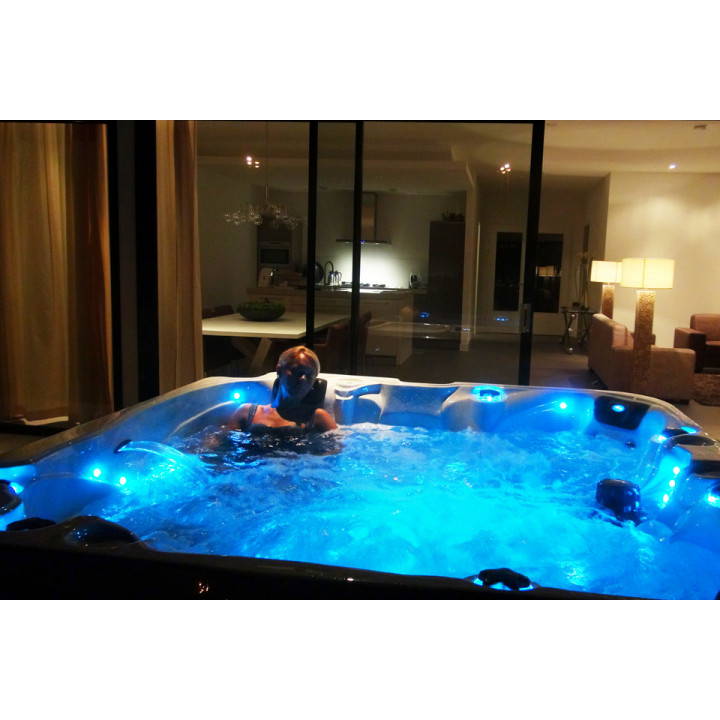 SPA Massagepool - ADMIRE