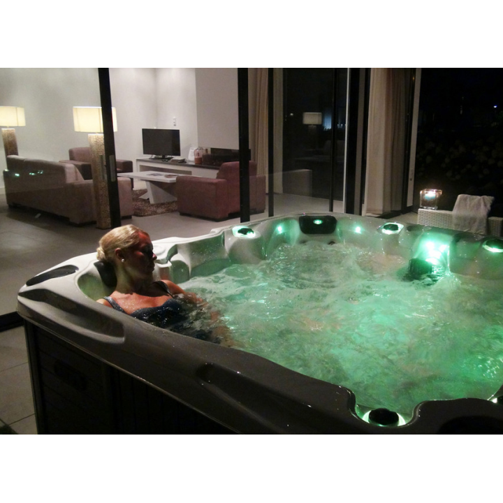SPA Massagepool - DESIRE