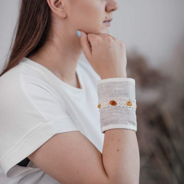 Armband med bärnsten