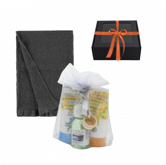 Presentset för män i presentask. Bastuhonung, bastuolja och handduk