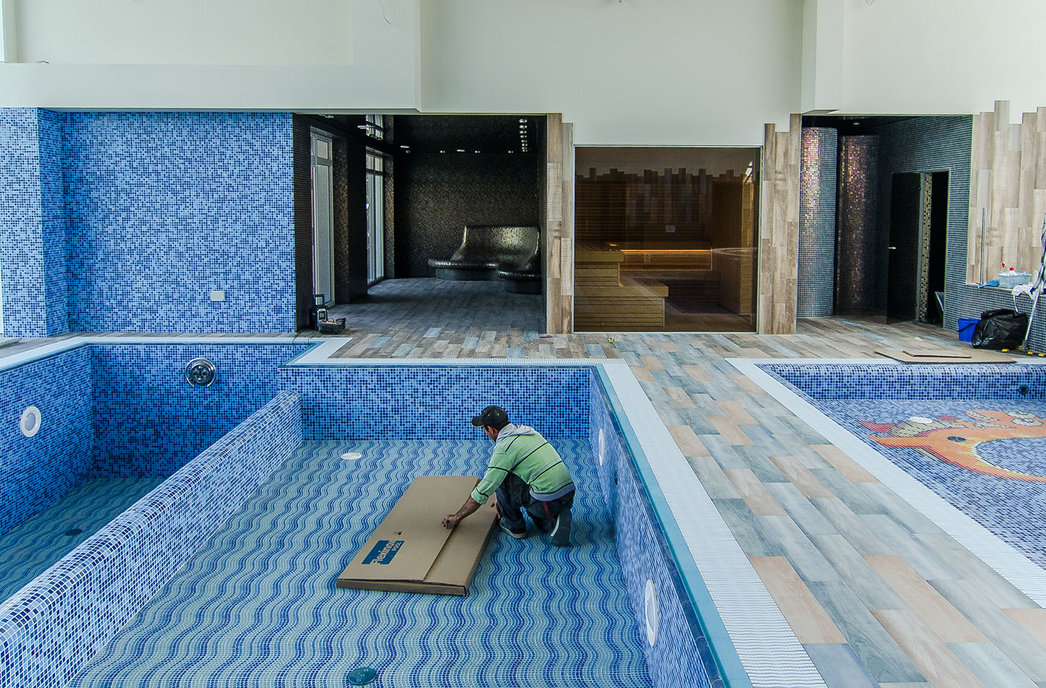 Kakelsättning i pool